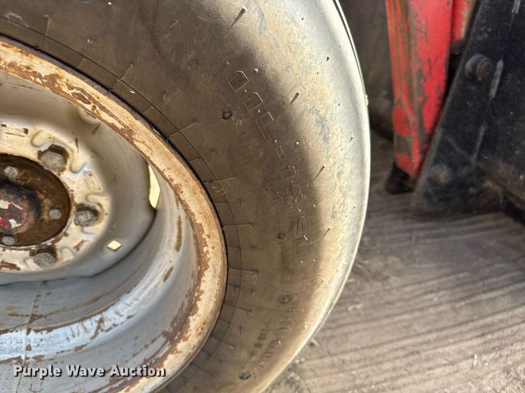 image for item EQ1258 1976 White 2-85 tractor