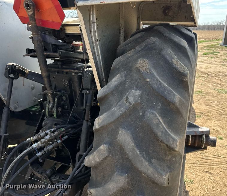 image for item EQ1258 1976 White 2-85 tractor