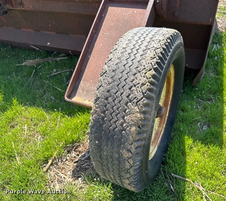 image for item EQ1261 10' W box blade