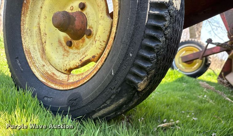 image for item EQ1261 10' W box blade