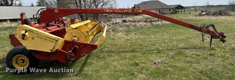 image for item EQ1282 1994 New Holland 116 swather / windrower