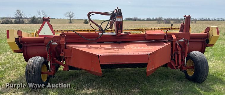 image for item EQ1282 1994 New Holland 116 swather / windrower