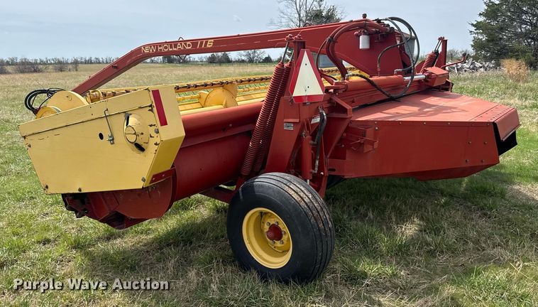 image for item EQ1282 1994 New Holland 116 swather / windrower