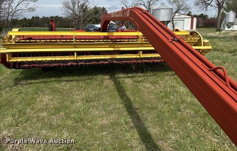 image for item EQ1282 1994 New Holland 116 swather / windrower