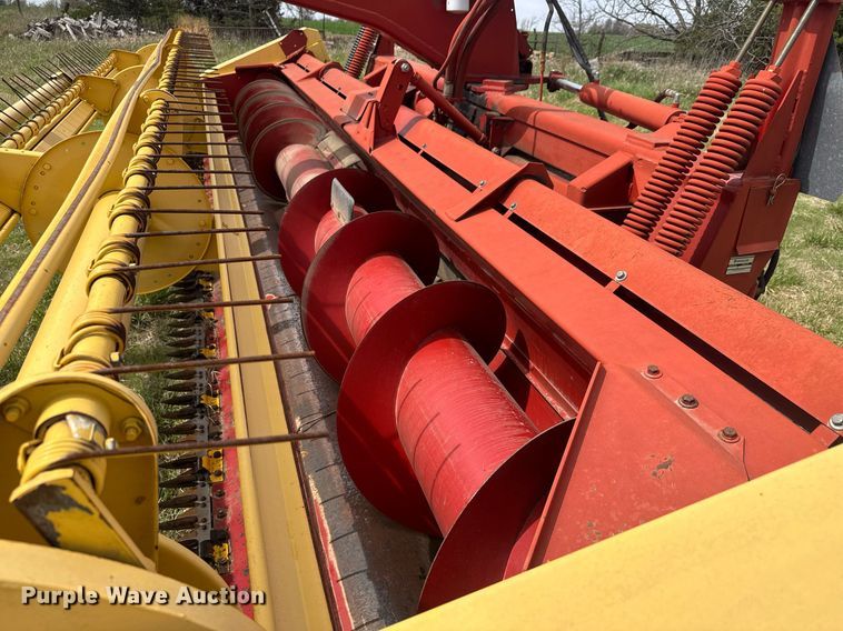 image for item EQ1282 1994 New Holland 116 swather / windrower