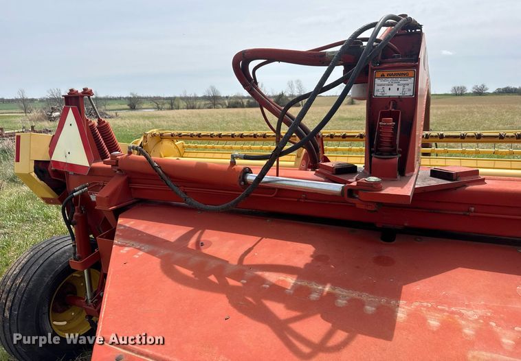 image for item EQ1282 1994 New Holland 116 swather / windrower