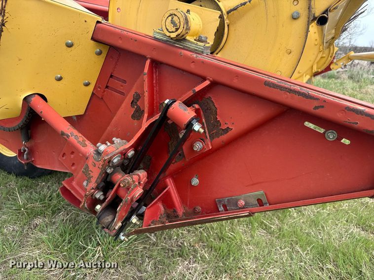 image for item EQ1282 1994 New Holland 116 swather / windrower