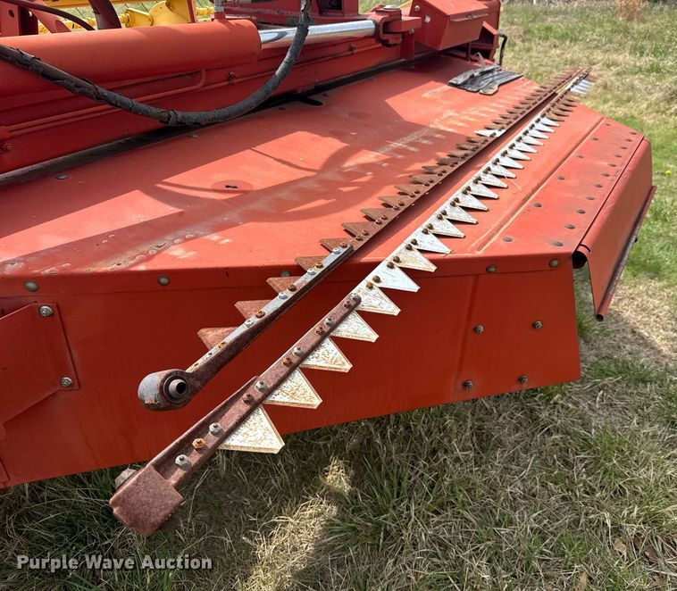 image for item EQ1282 1994 New Holland 116 swather / windrower