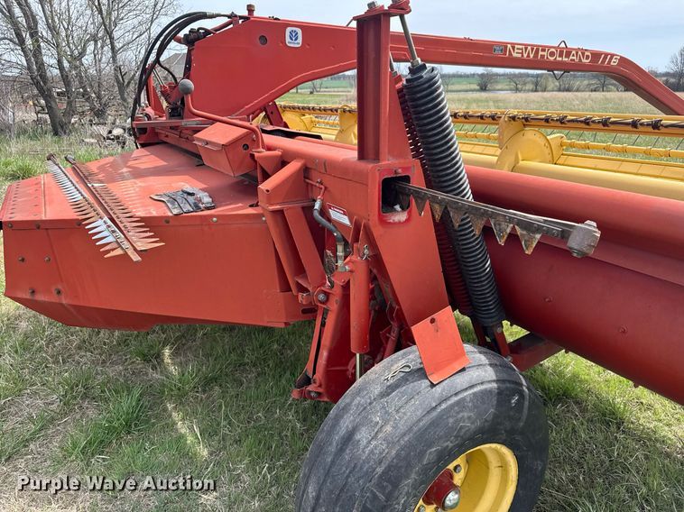 image for item EQ1282 1994 New Holland 116 swather / windrower