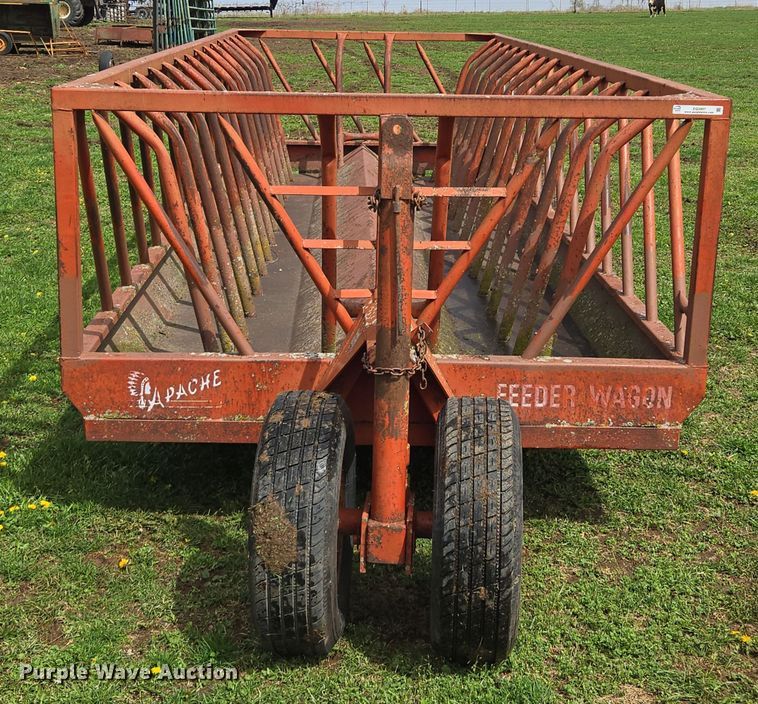 image for item EQ3997 Apache hay bale feeder