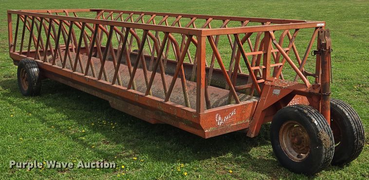 image for item EQ3997 Apache hay bale feeder