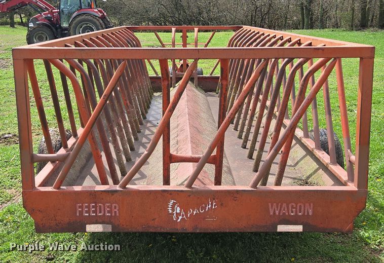 image for item EQ3997 Apache hay bale feeder