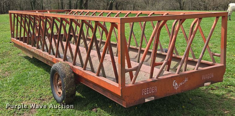 image for item EQ3997 Apache hay bale feeder