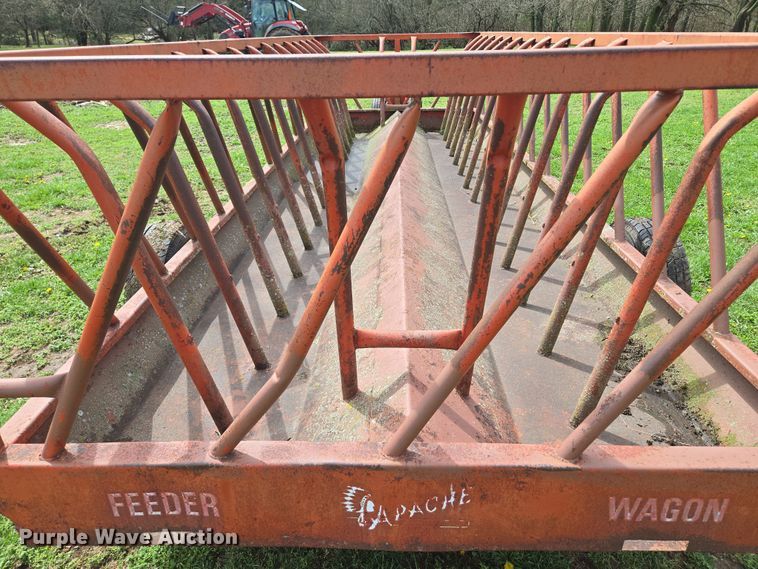 image for item EQ3997 Apache hay bale feeder