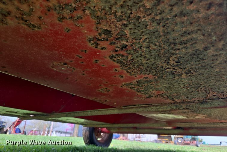 image for item EQ3997 Apache hay bale feeder