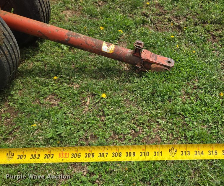 image for item EQ3997 Apache hay bale feeder