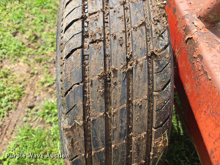 image for item EQ3997 Apache hay bale feeder