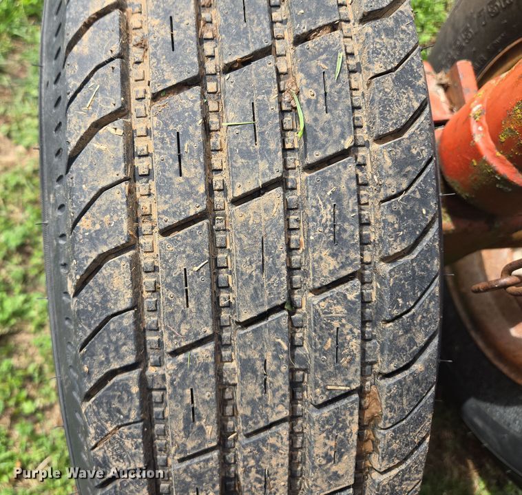 image for item EQ3997 Apache hay bale feeder