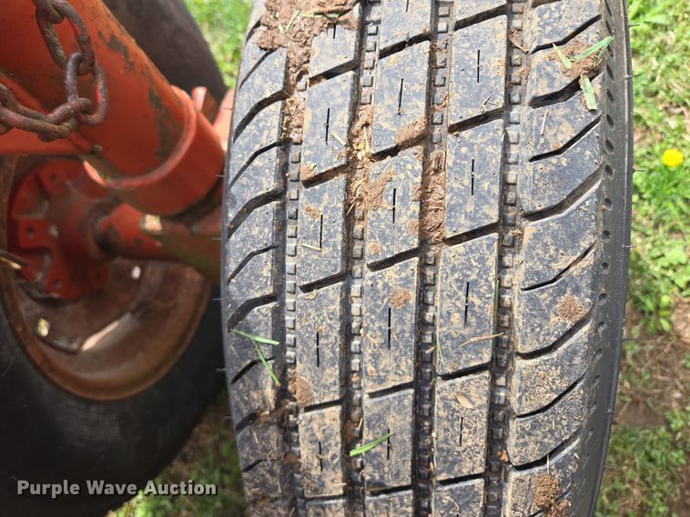 image for item EQ3997 Apache hay bale feeder