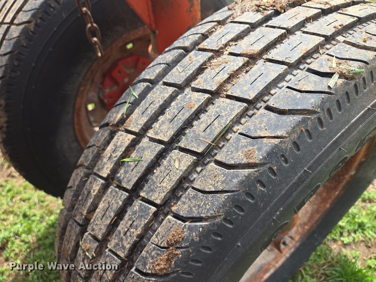 image for item EQ3997 Apache hay bale feeder