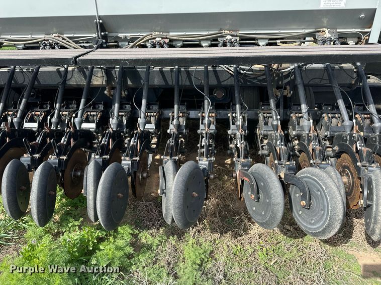 image for item EQ4522 Crustbuster 4745 grain drill