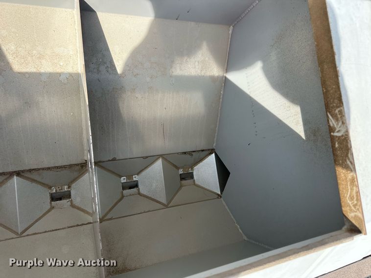 image for item EQ4522 Crustbuster 4745 grain drill