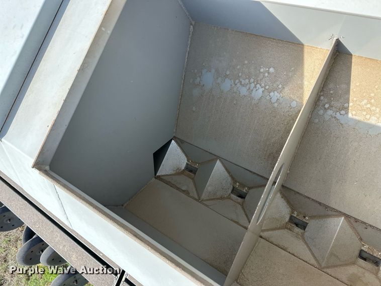 image for item EQ4522 Crustbuster 4745 grain drill