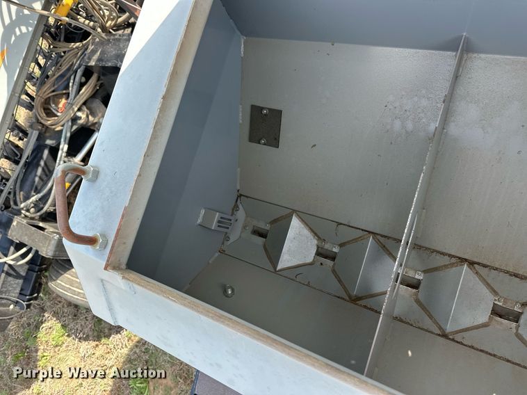 image for item EQ4522 Crustbuster 4745 grain drill