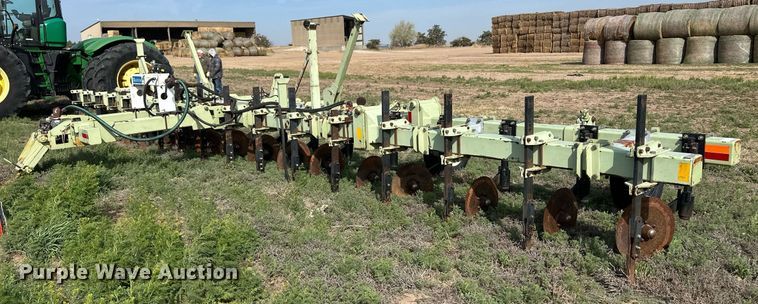 image for item EQ4523 Orthman 613055 row crop cultivator