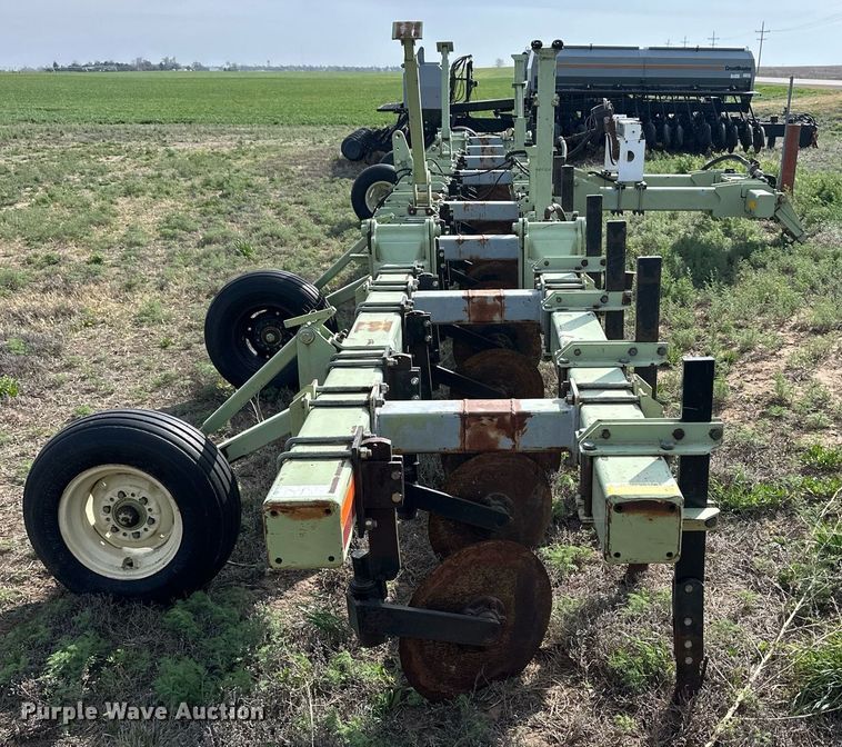 image for item EQ4523 Orthman 613055 row crop cultivator