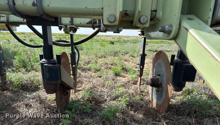 image for item EQ4523 Orthman 613055 row crop cultivator