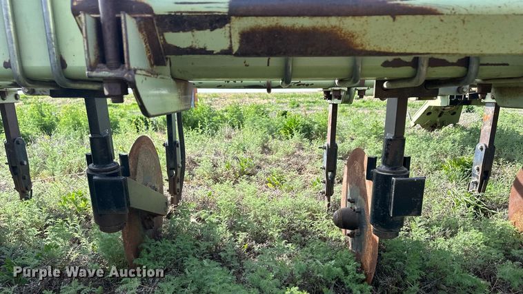 image for item EQ4523 Orthman 613055 row crop cultivator