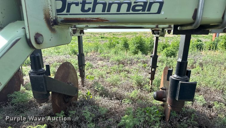 image for item EQ4523 Orthman 613055 row crop cultivator