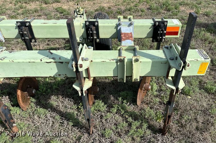 image for item EQ4523 Orthman 613055 row crop cultivator