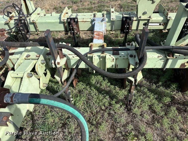 image for item EQ4523 Orthman 613055 row crop cultivator