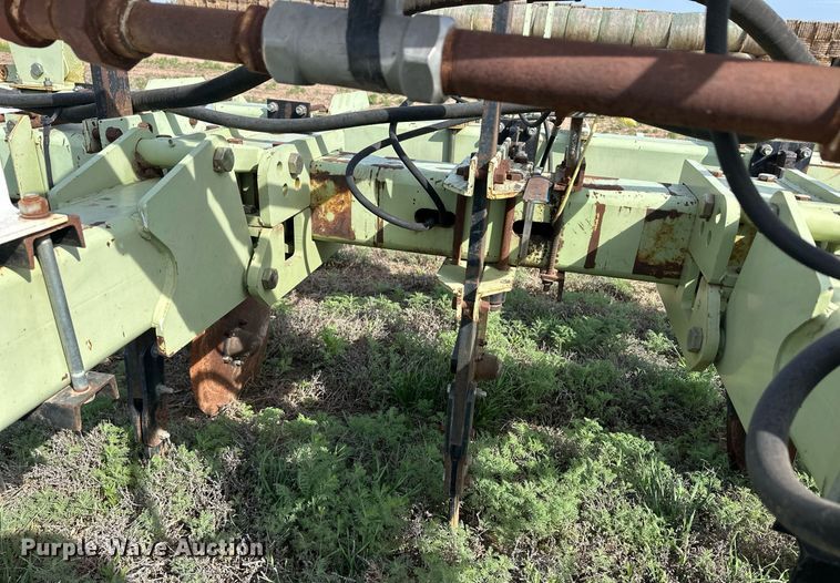 image for item EQ4523 Orthman 613055 row crop cultivator