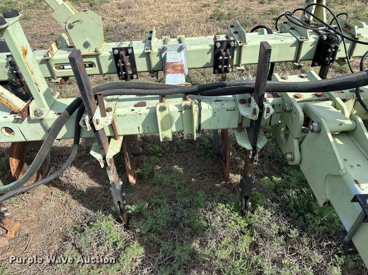 image for item EQ4523 Orthman 613055 row crop cultivator