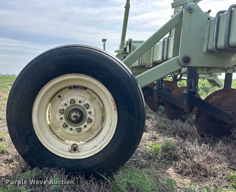 image for item EQ4523 Orthman 613055 row crop cultivator