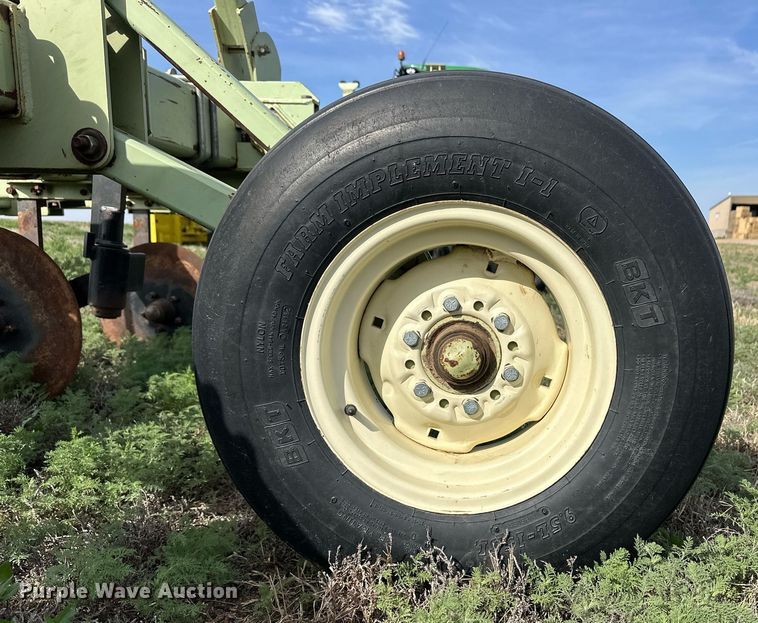 image for item EQ4523 Orthman 613055 row crop cultivator