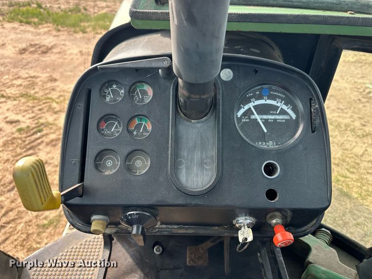 image for item EQ4525 1979 John Deere 4640 tractor