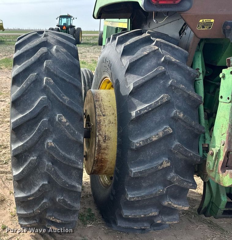 image for item EQ4525 1979 John Deere 4640 tractor