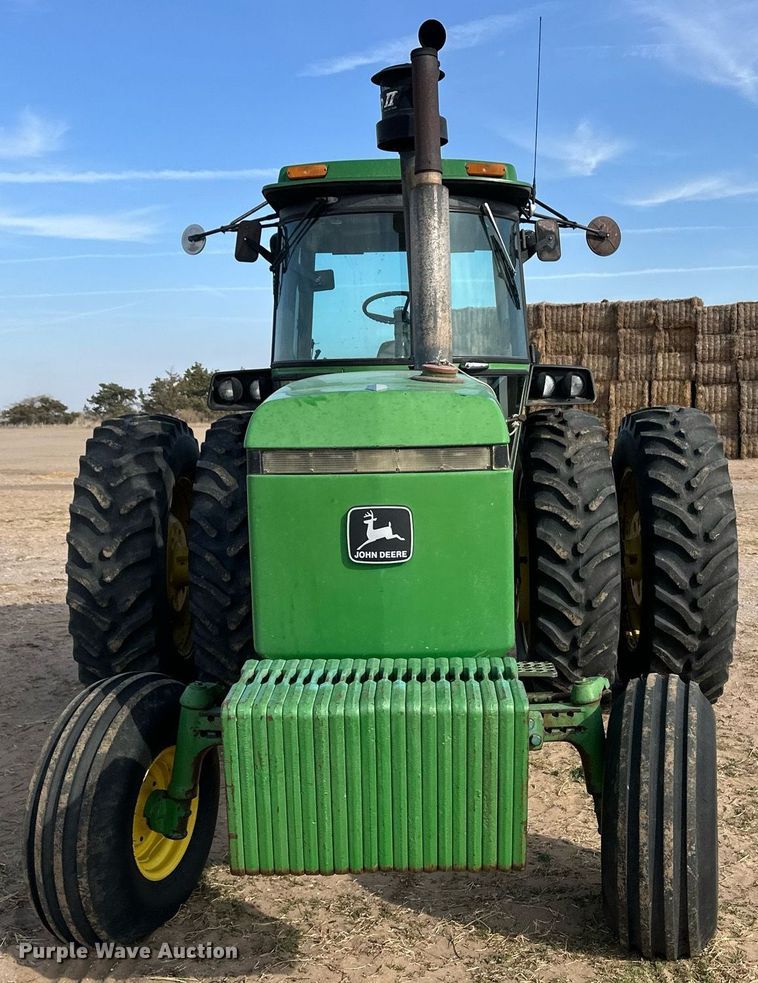 image for item EQ4526 1983 John Deere 4650 tractor