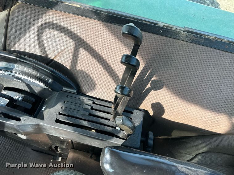 image for item EQ4526 1983 John Deere 4650 tractor