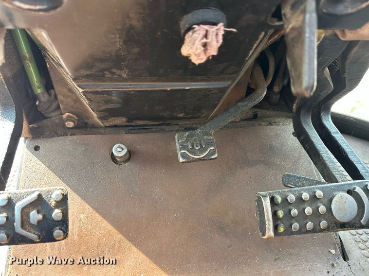 image for item EQ4526 1983 John Deere 4650 tractor