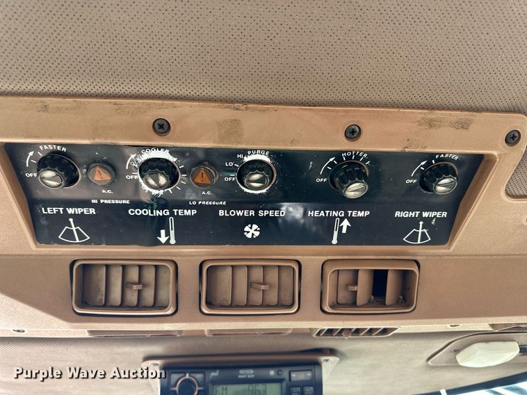 image for item EQ4526 1983 John Deere 4650 tractor