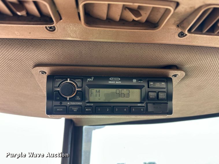 image for item EQ4526 1983 John Deere 4650 tractor