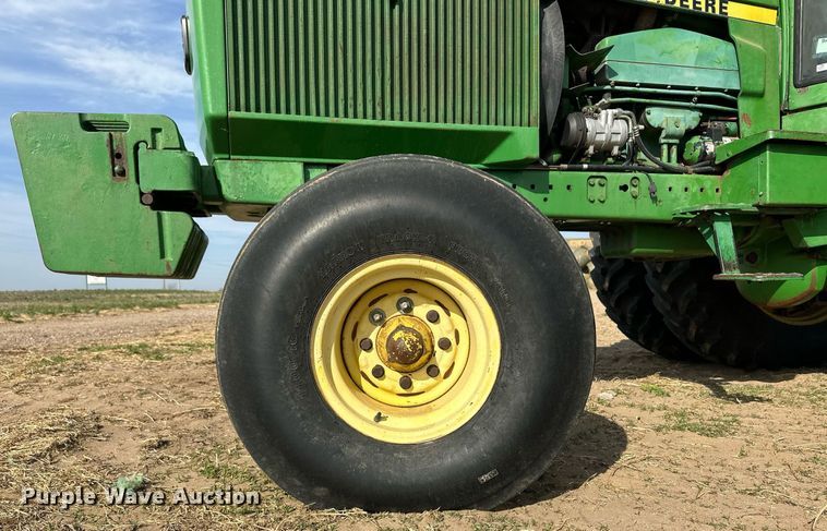 image for item EQ4526 1983 John Deere 4650 tractor