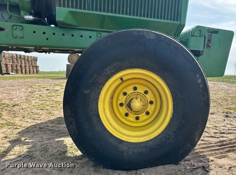 image for item EQ4526 1983 John Deere 4650 tractor