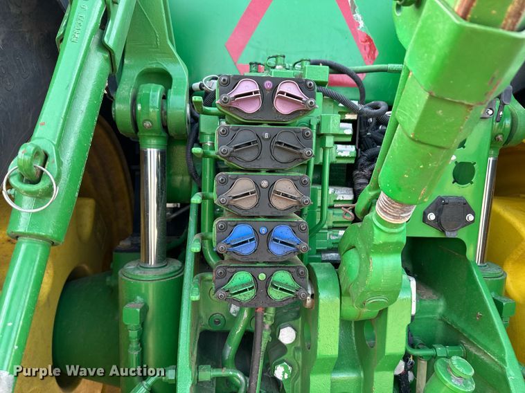 image for item EQ4528 2016 John Deere 8370R MFWD tractor