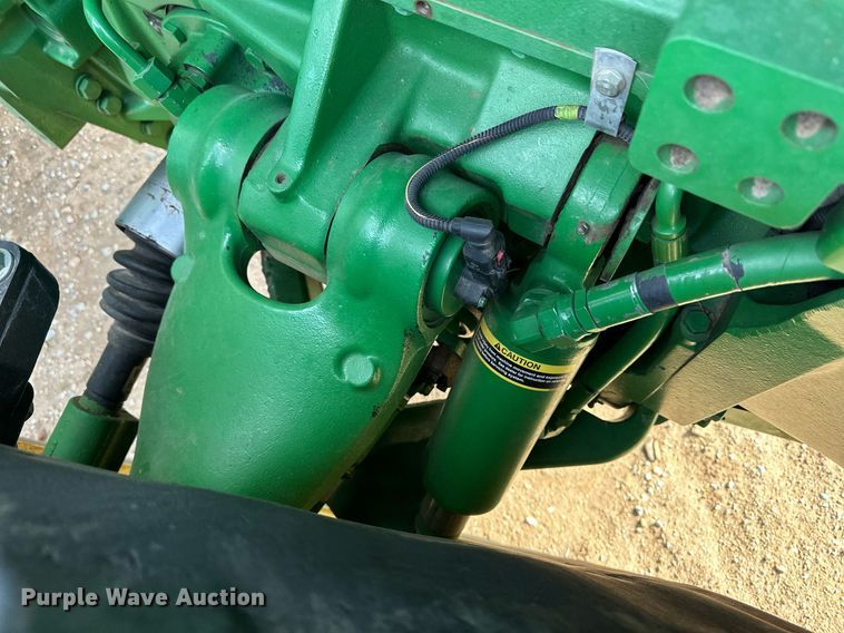 image for item EQ4528 2016 John Deere 8370R MFWD tractor